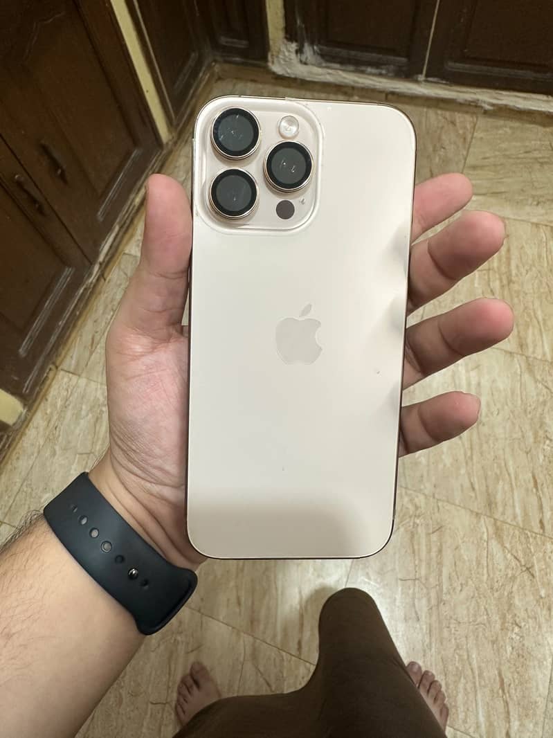 Apple iPhone 16 Pro Max 7