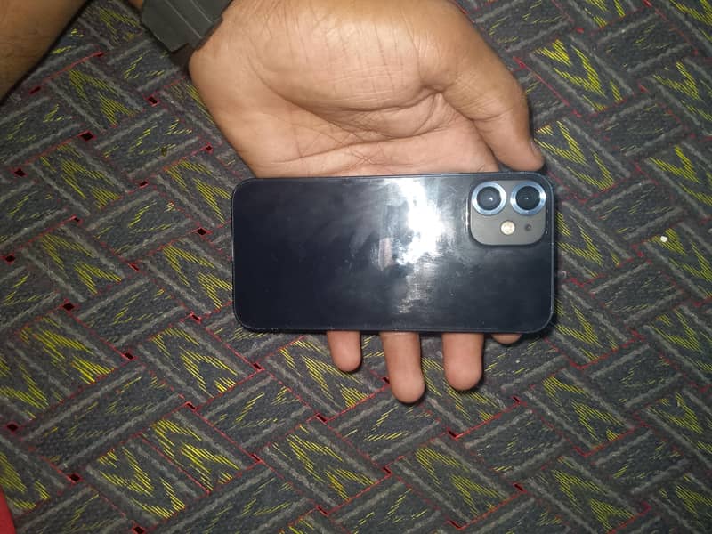 Apple iPhone 12 mini 4