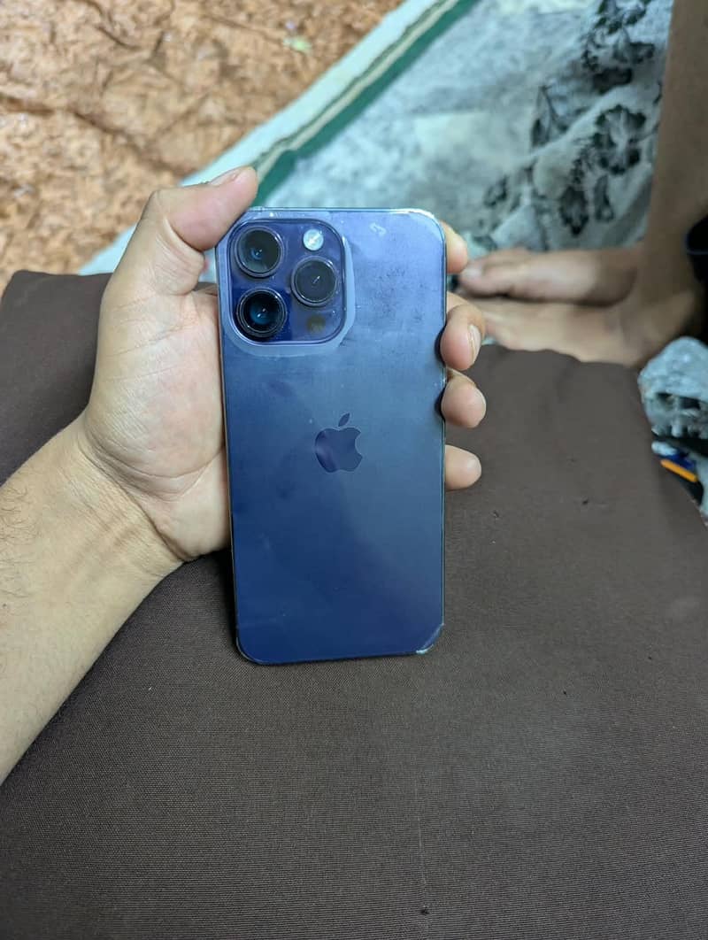 Apple iPhone 14 Pro Max 1