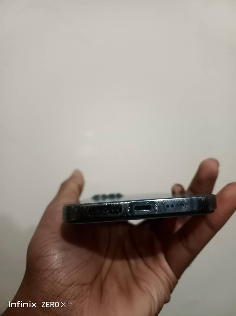 iphone 12 pro max 4