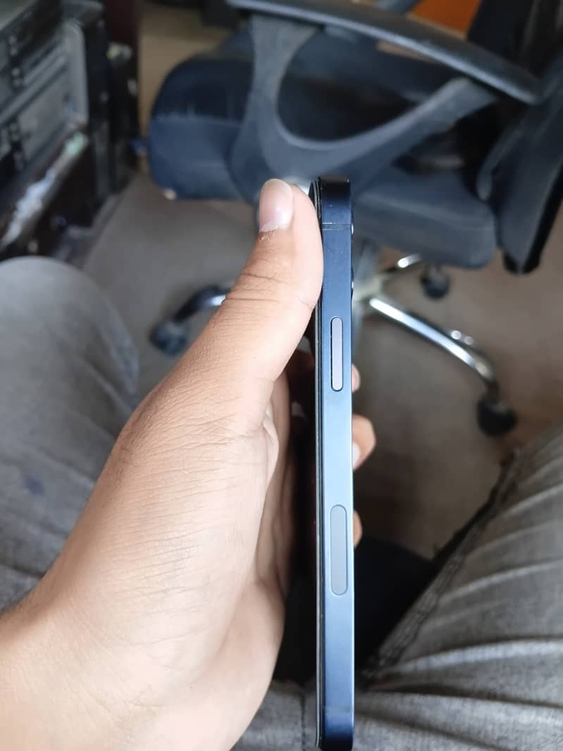 Apple iPhone 12 2