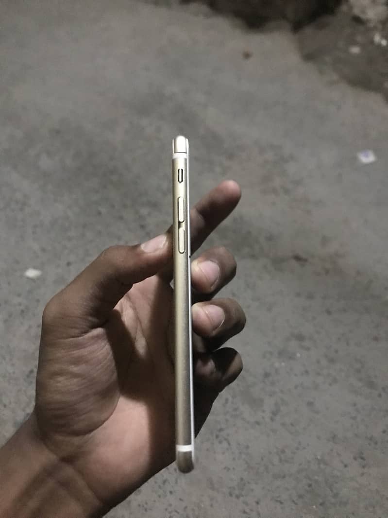Apple iPhone 6S 4