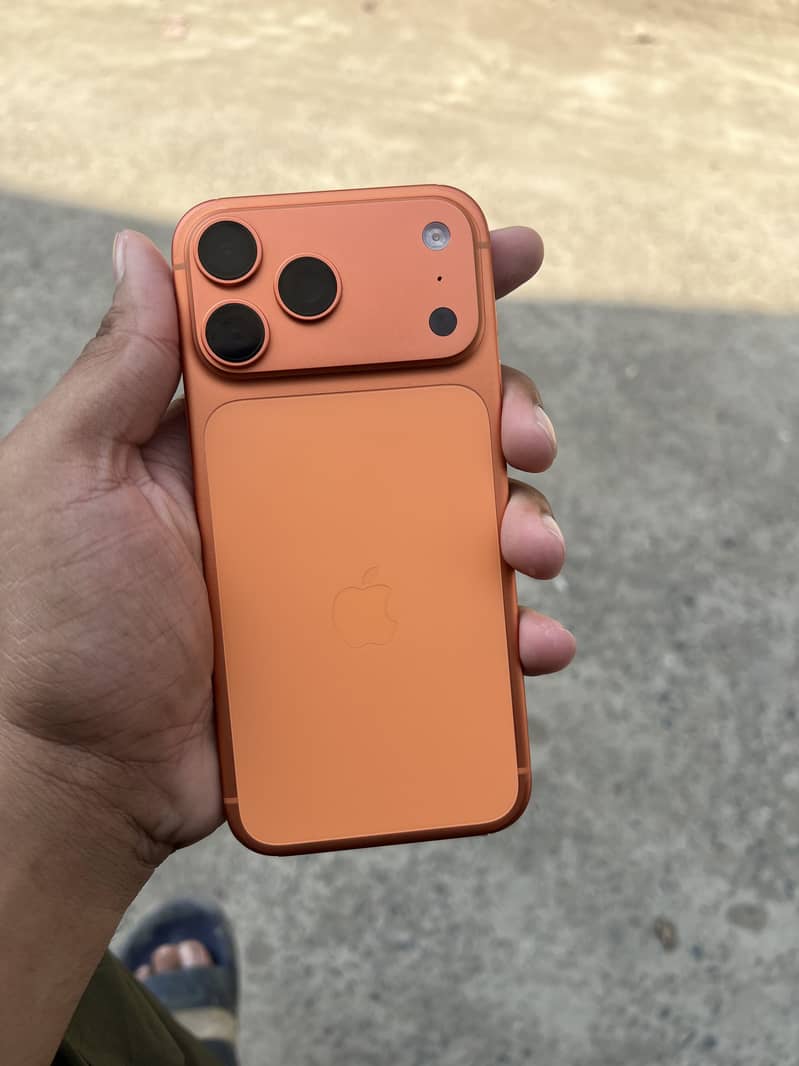 Apple iPhone 17 Pro Max 2