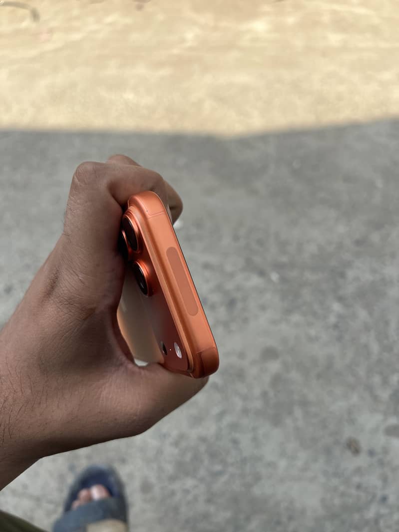 Apple iPhone 17 Pro Max 4
