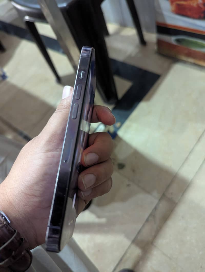 Apple iPhone 14 Pro 1