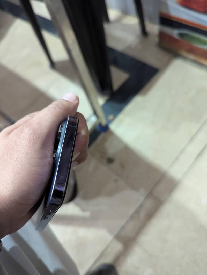 Apple iPhone 14 Pro 2