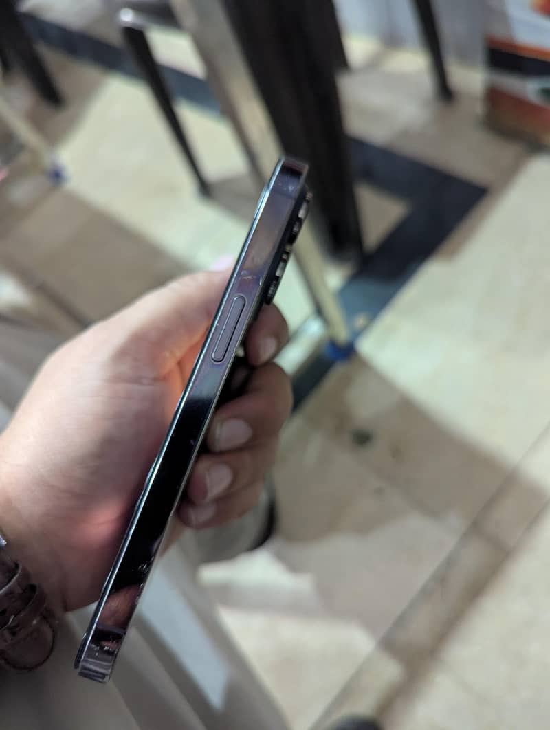 Apple iPhone 14 Pro 4