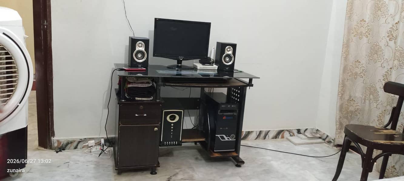 Complete desktop Computer-viewsonic LED 5
