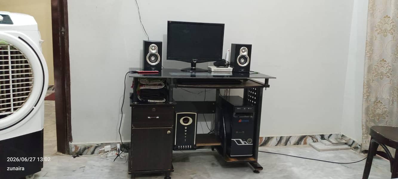 Complete desktop Computer-viewsonic LED 10