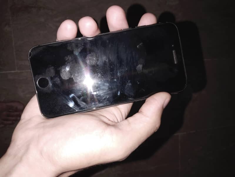 Apple iPhone 8 3