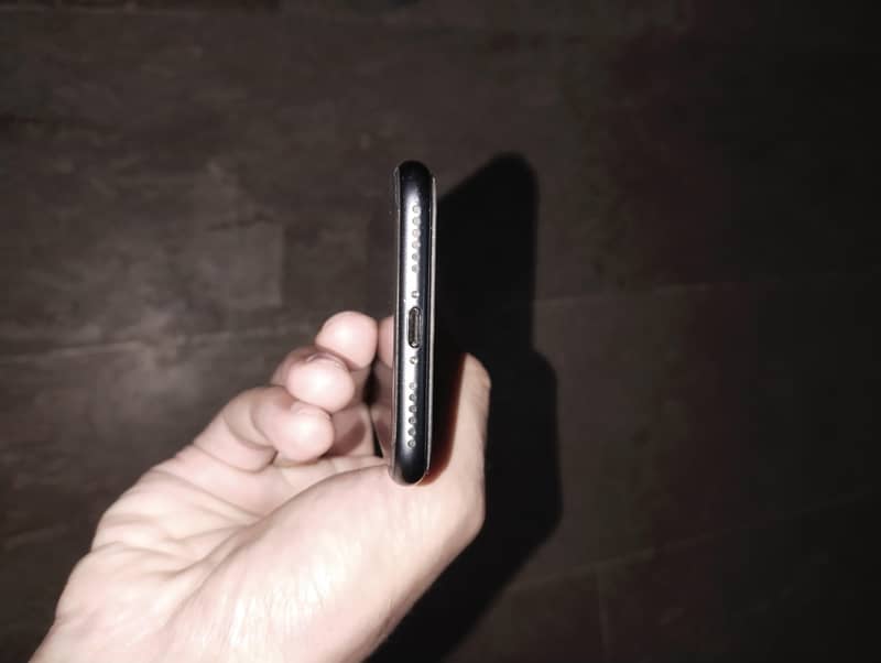 Apple iPhone 8 4