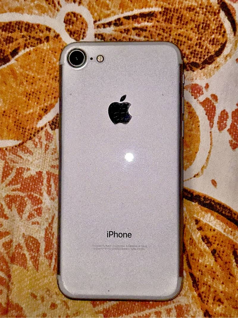 Apple iPhone 7 2