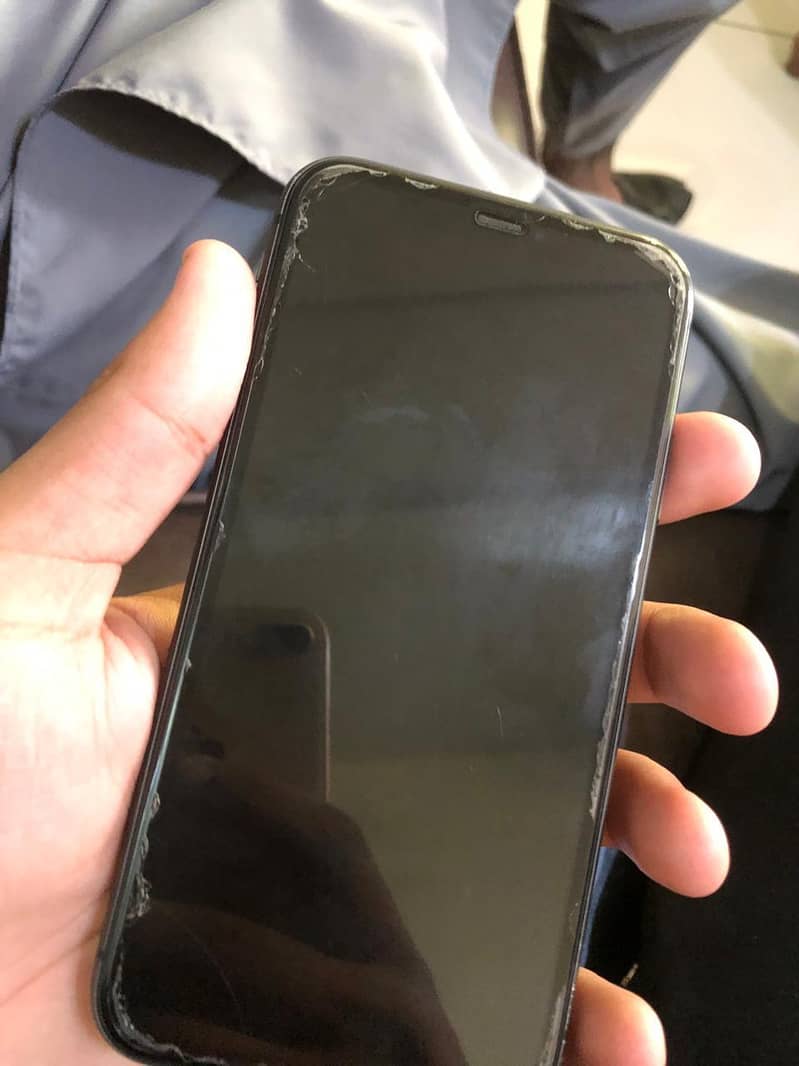 Apple iPhone 11 jv 0