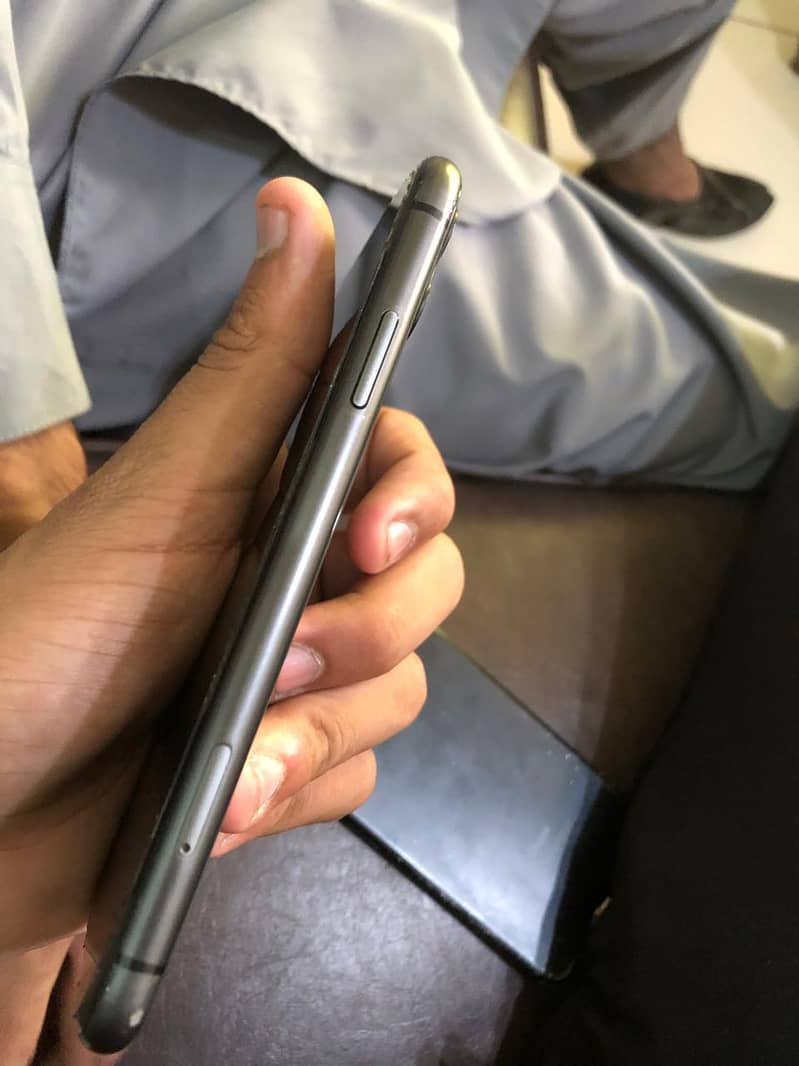 Apple iPhone 11 jv 1