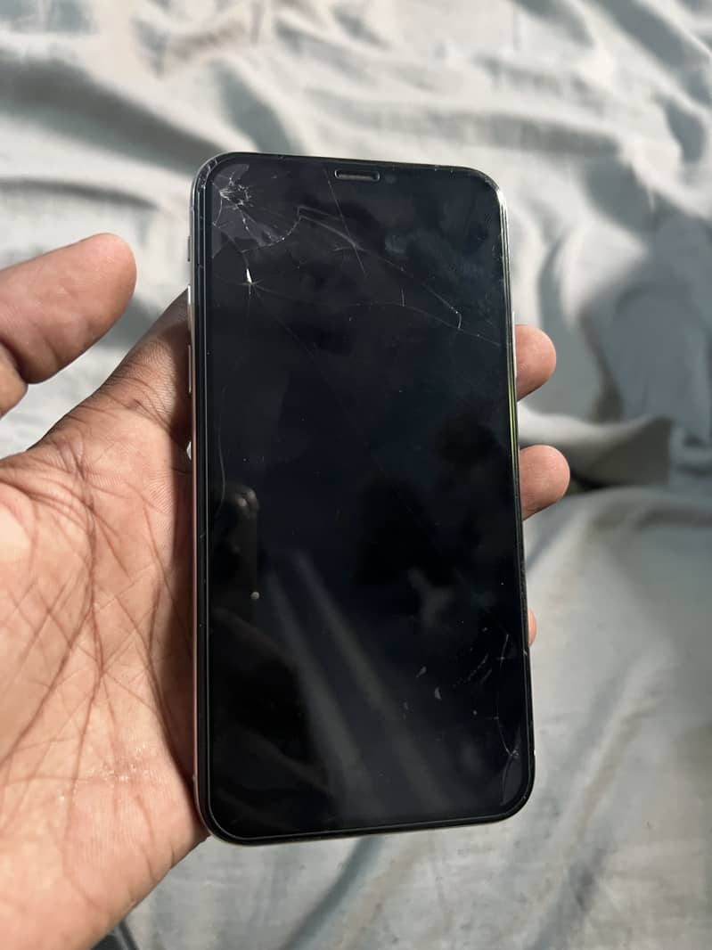 Apple iPhone X 4