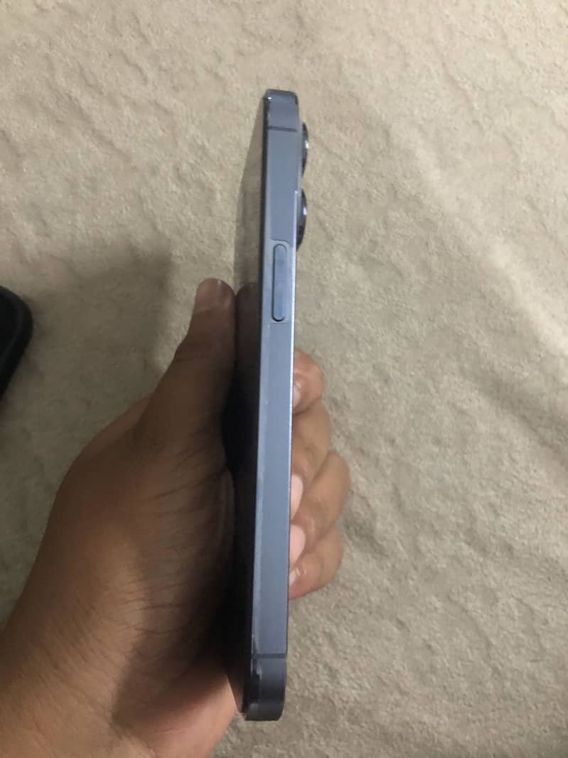 Apple iPhone 13 Pro 2