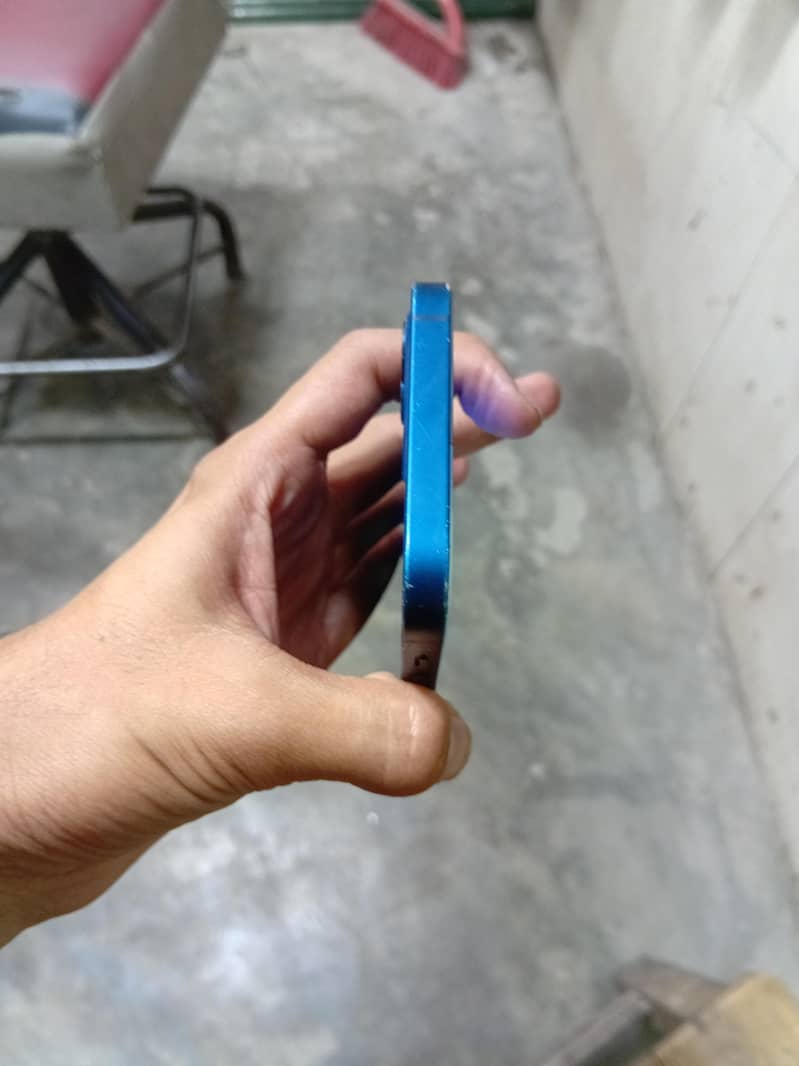 Apple iPhone 12 1