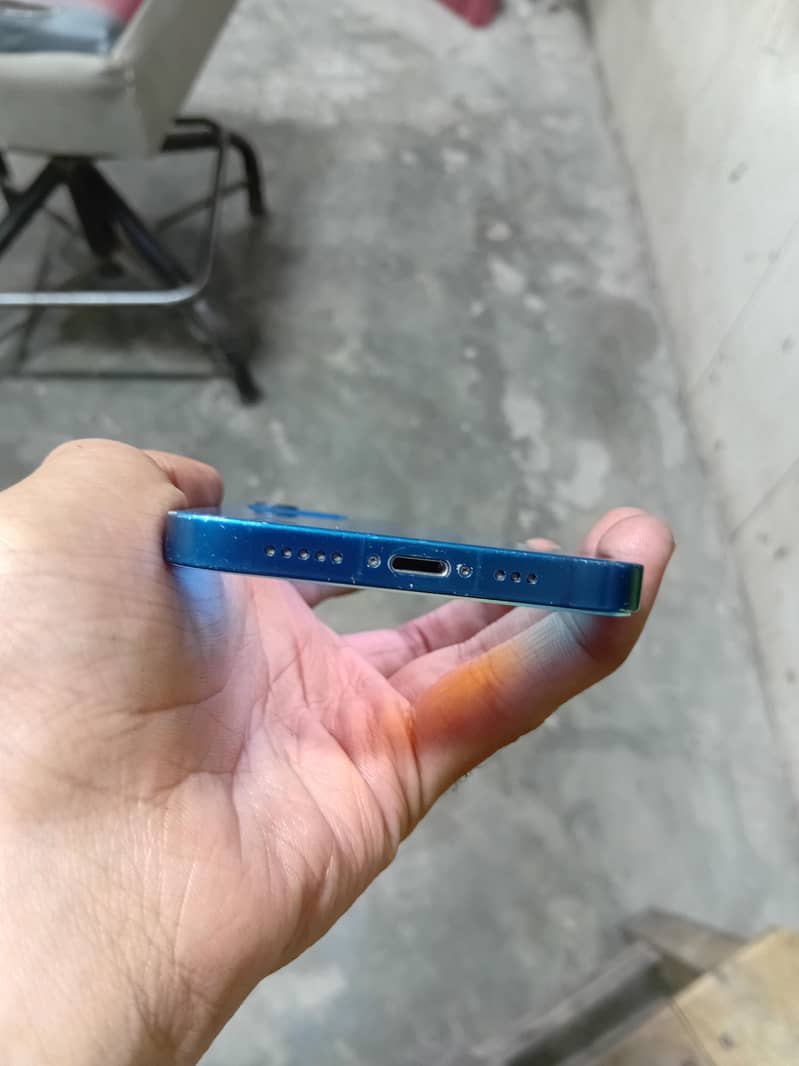 Apple iPhone 12 2