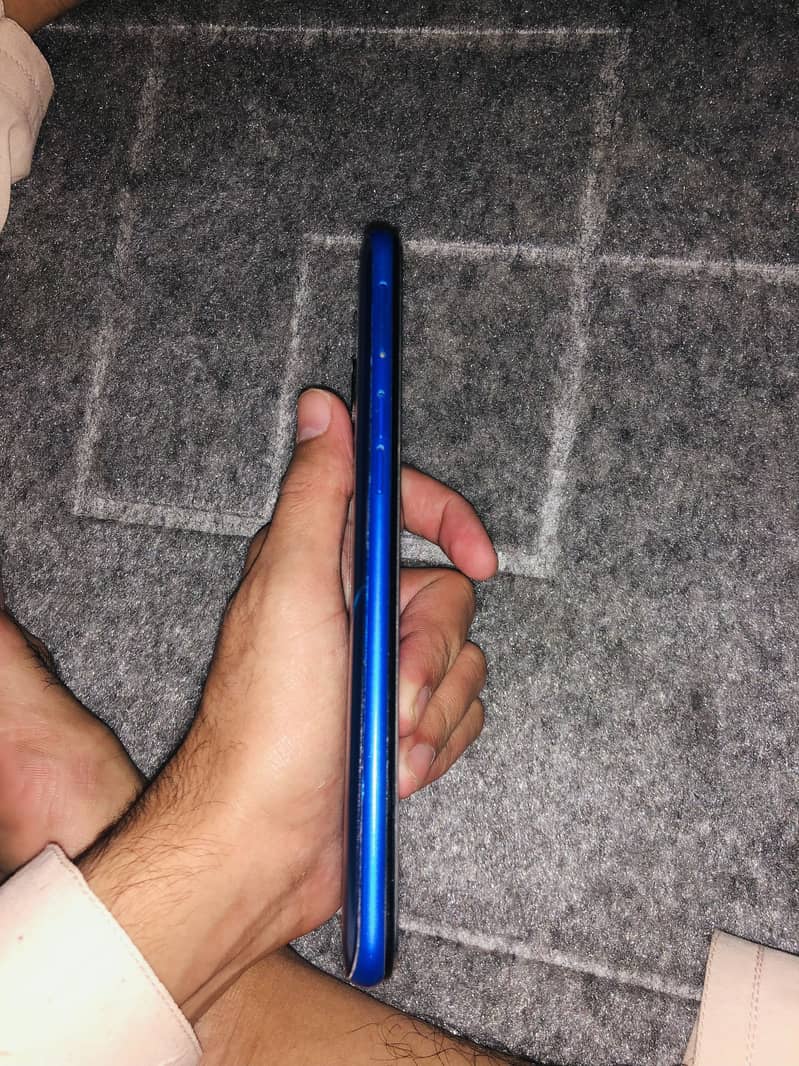 Realme 5s 4