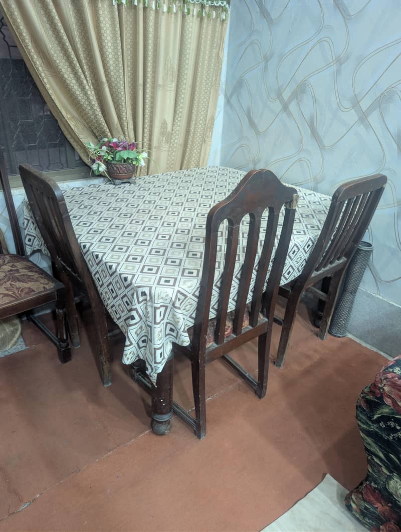 Dining Table + Chairs 0