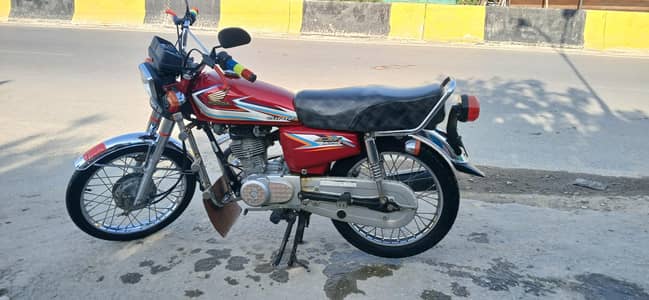 Honda CG125 available for urgent sale