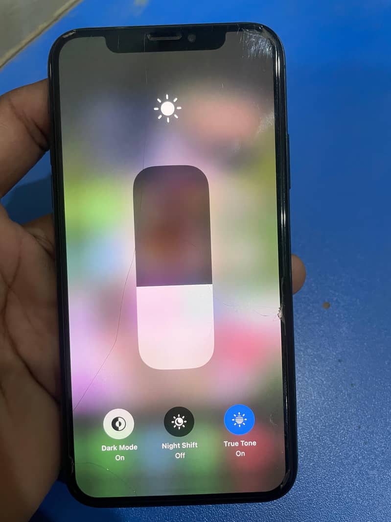 Apple iPhone X 4