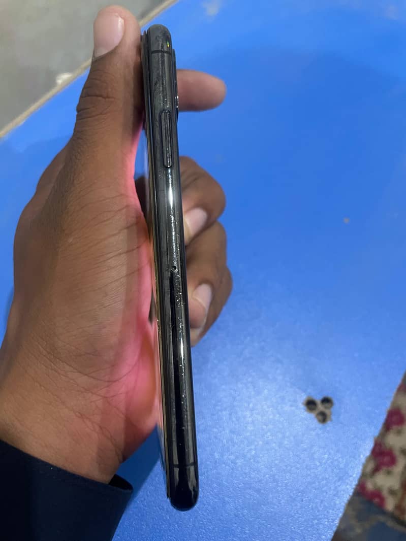 Apple iPhone X 5