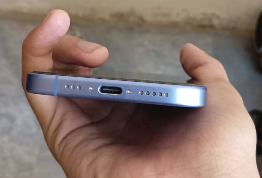 Apple iPhone 16 1