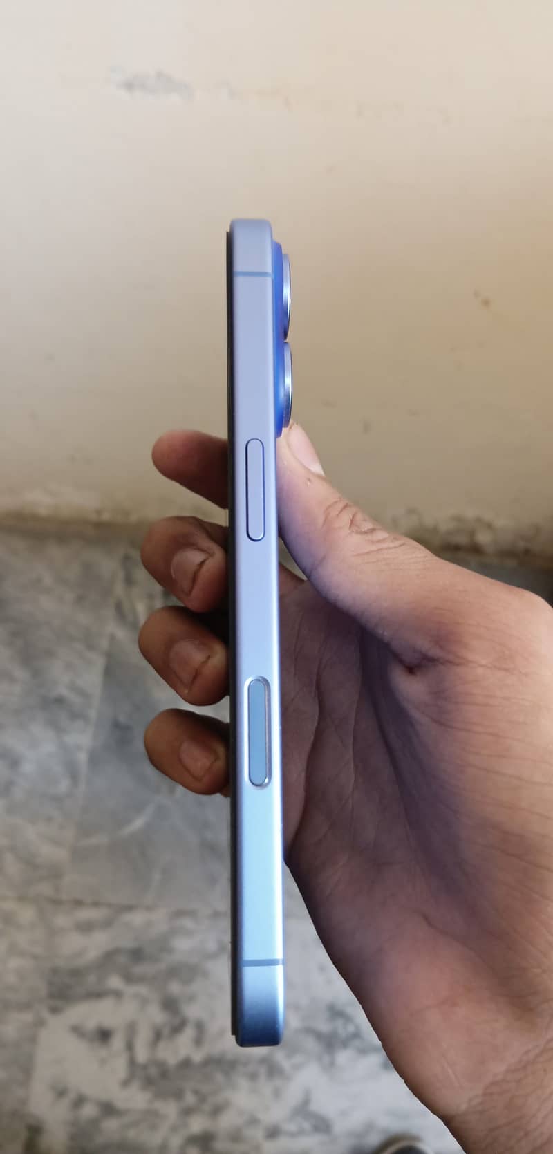 Apple iPhone 16 3