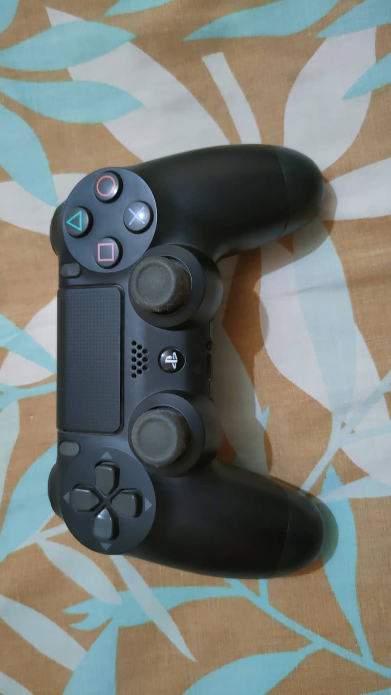 ps4 original controller in new condition 2