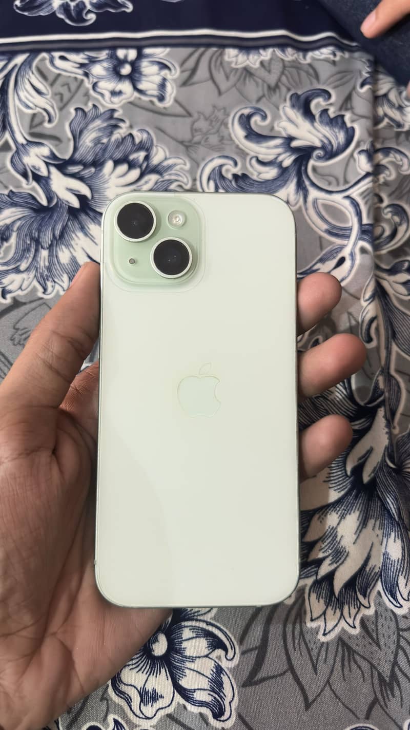 Apple iPhone 15 3