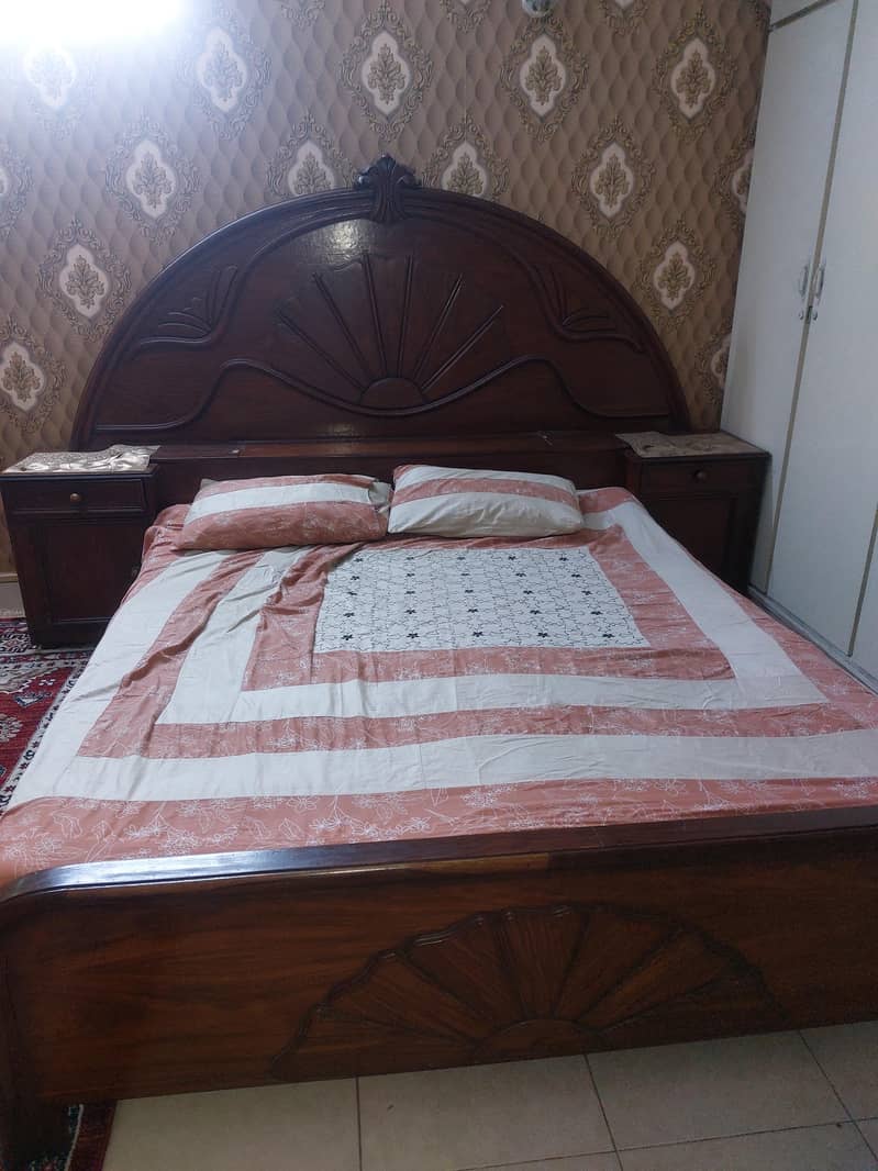big size king bed 1