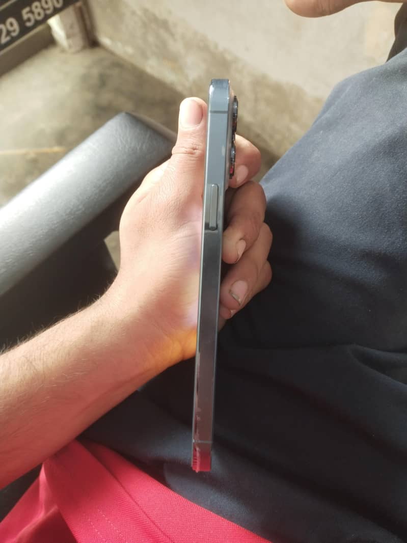 Apple iPhone 13 Pro Max 3