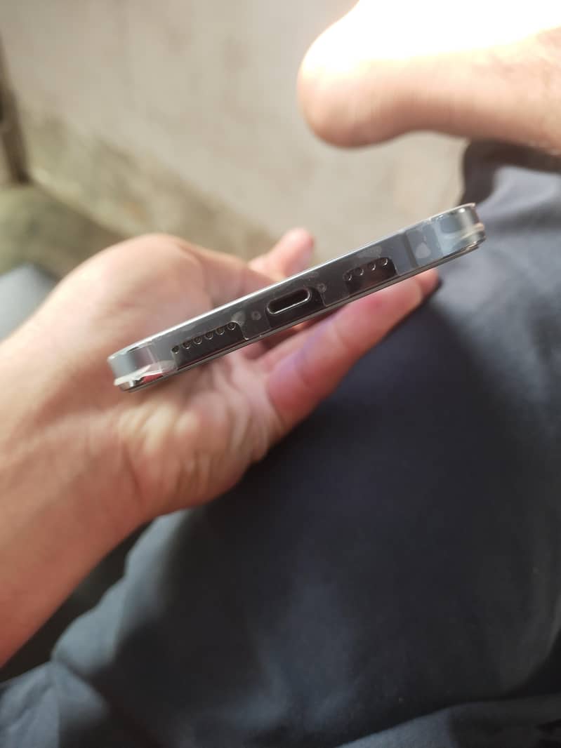 Apple iPhone 13 Pro Max 6