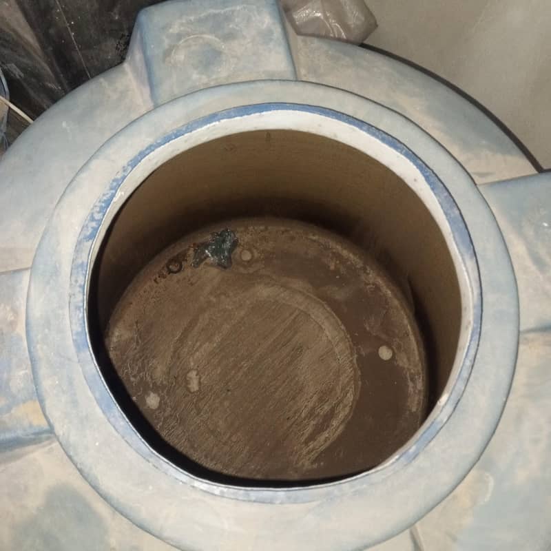 پانی والی ٹینکی برائے فروخت گڈ کنڈیشن 2
