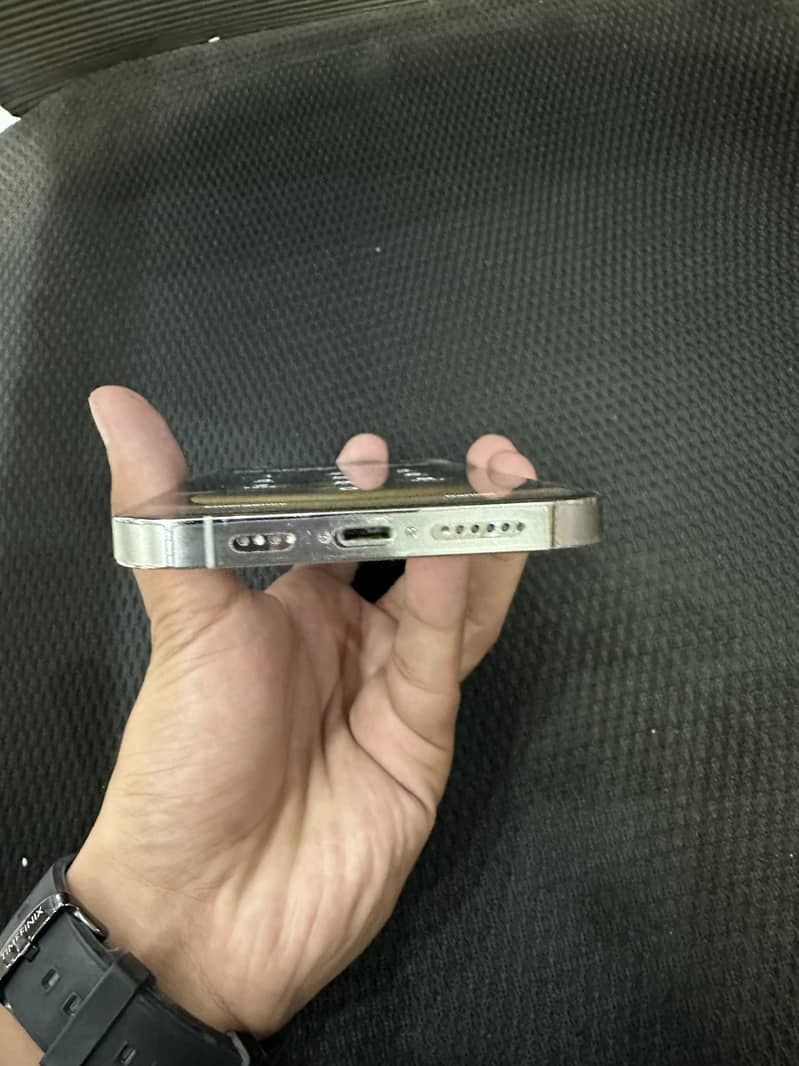 Apple iPhone 13 Pro Max 1