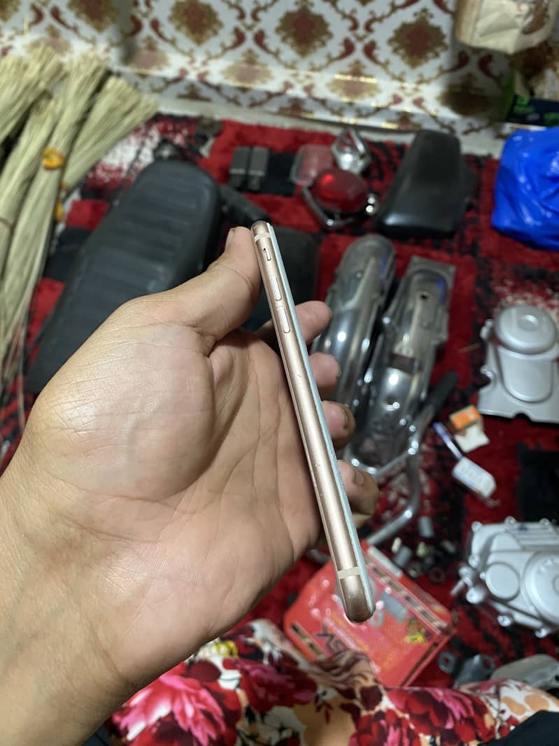 Apple iPhone SE 3