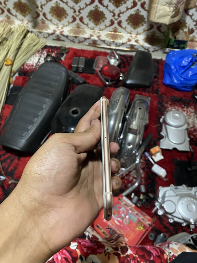 Apple iPhone SE 4