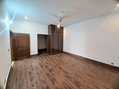 1 Kanal Upper Portion Available In Pcsir Phase 2 Near By UCP University And Shoukat Khanam
