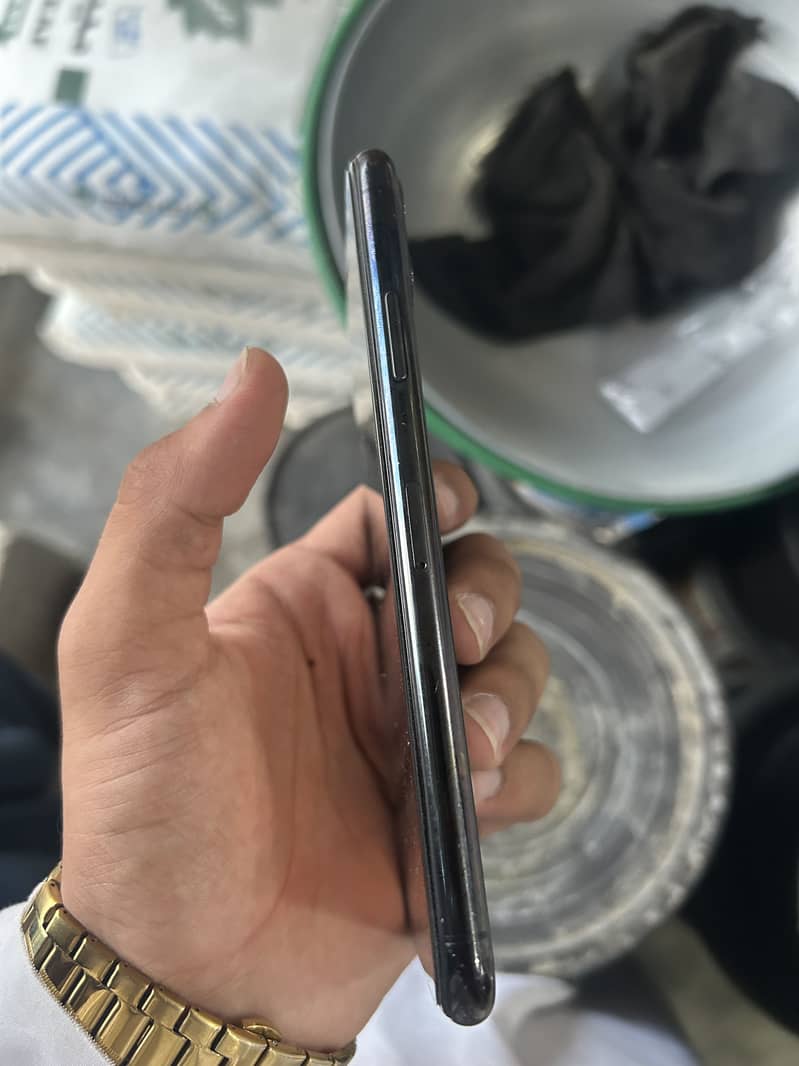 Apple iPhone 11 Pro Max 7