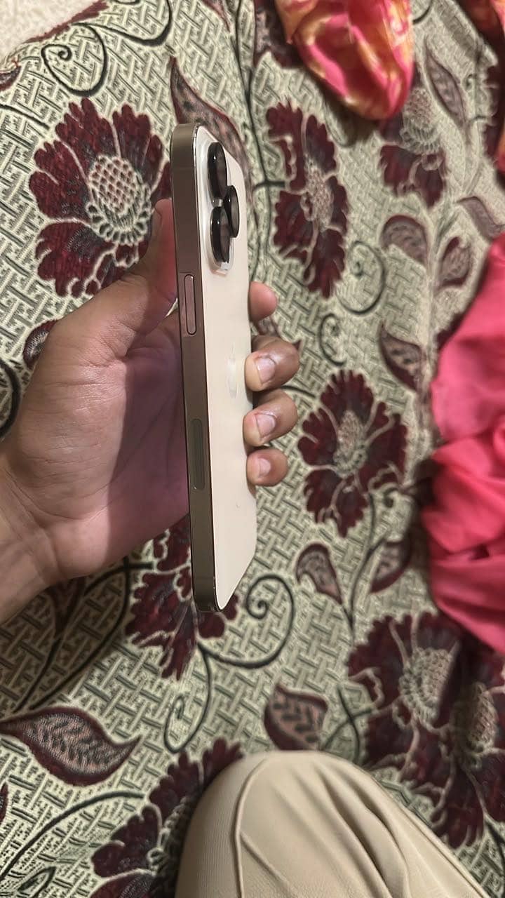 Apple iPhone 14 Pro Max 1