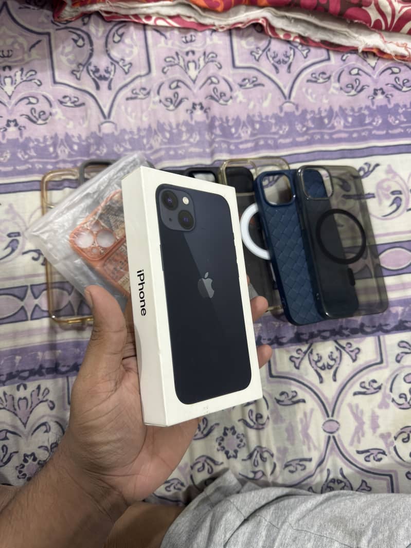 Apple iPhone 13 0