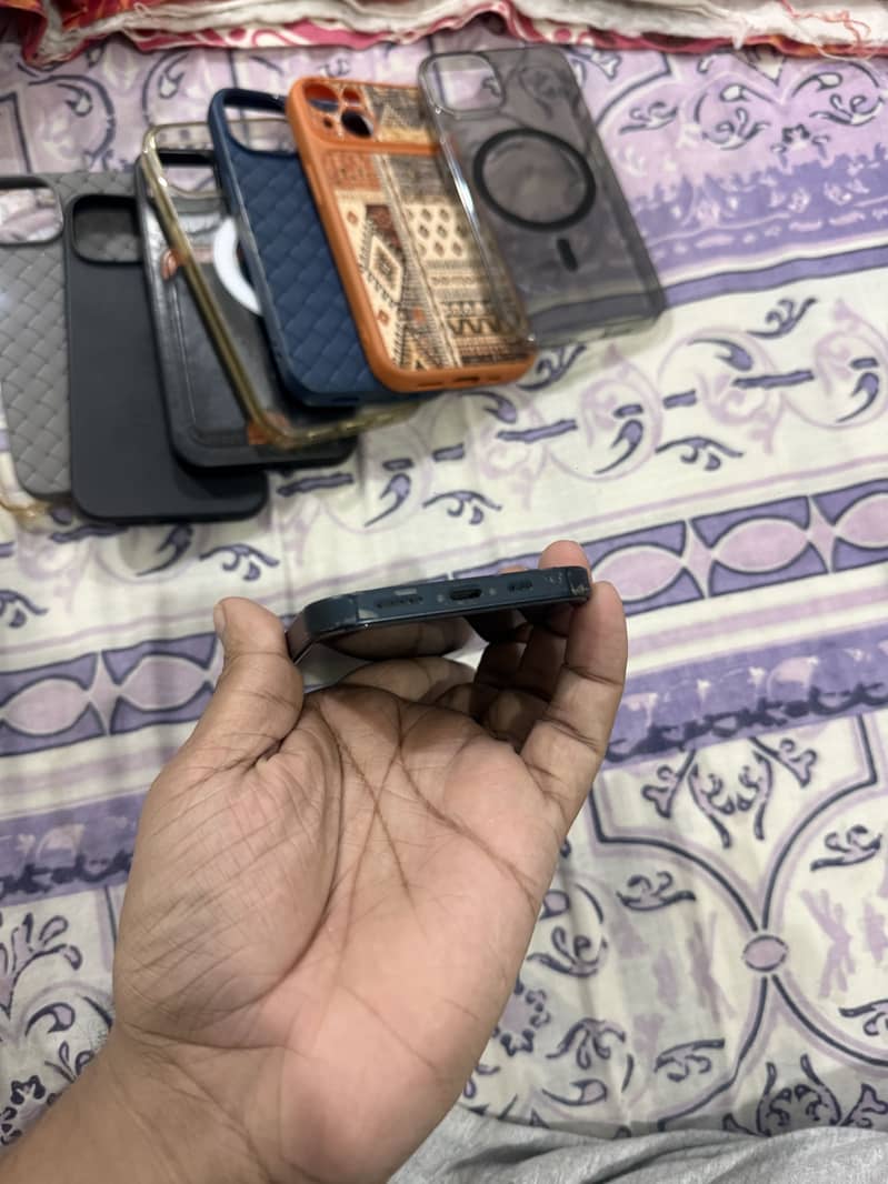 Apple iPhone 13 6