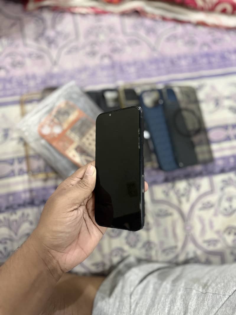 Apple iPhone 13 7