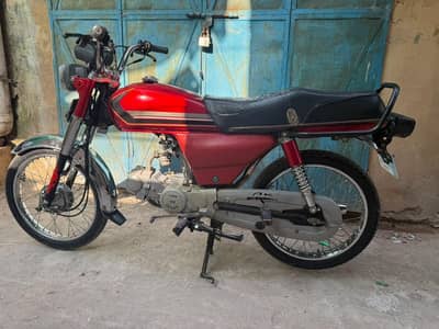 Hi speed 70 hai 1st owner h bike