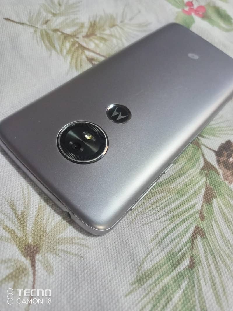 Motorola E5 1