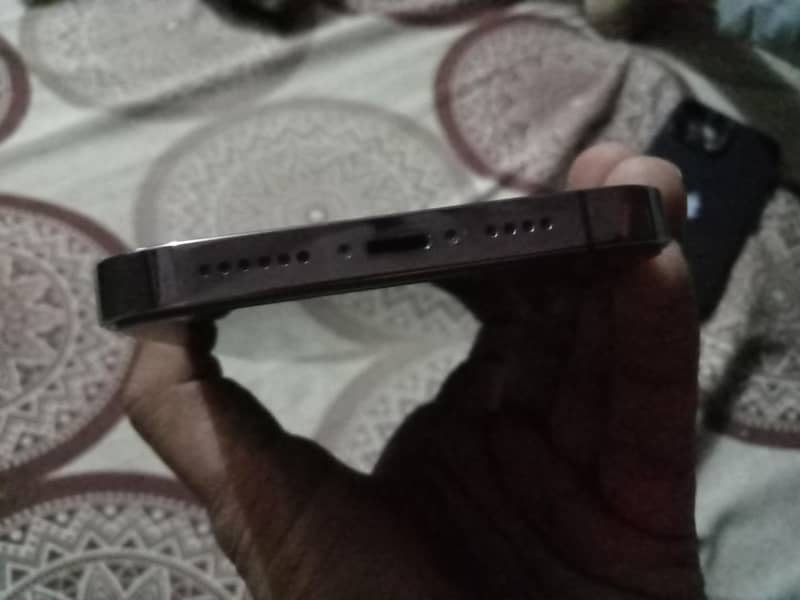 Apple iPhone 14 Pro Max 3