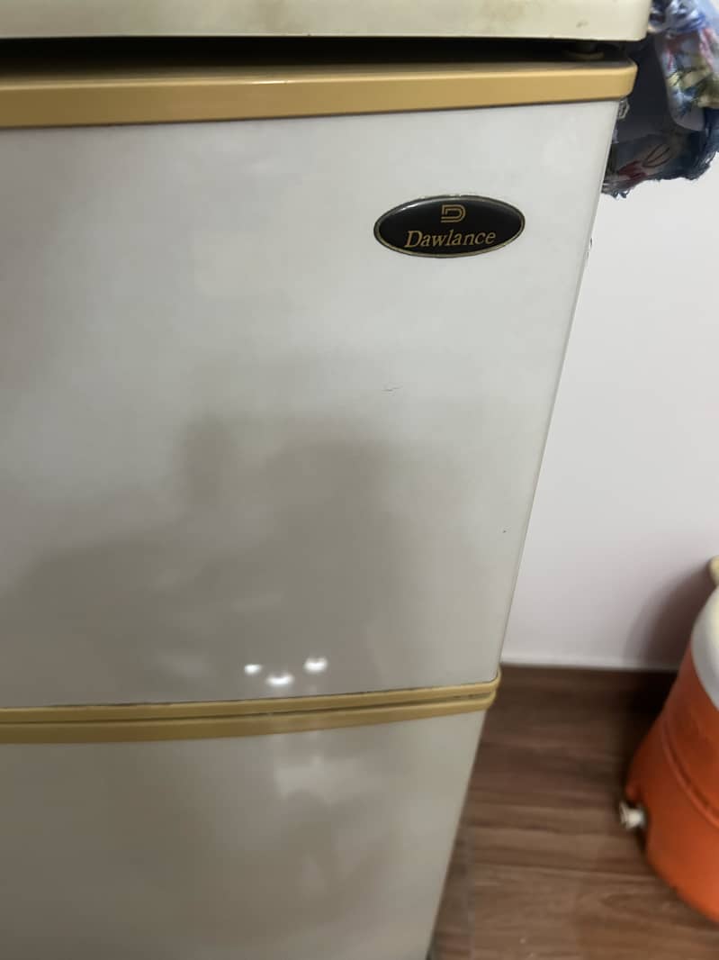 DawLance Mini Refrigerator 0