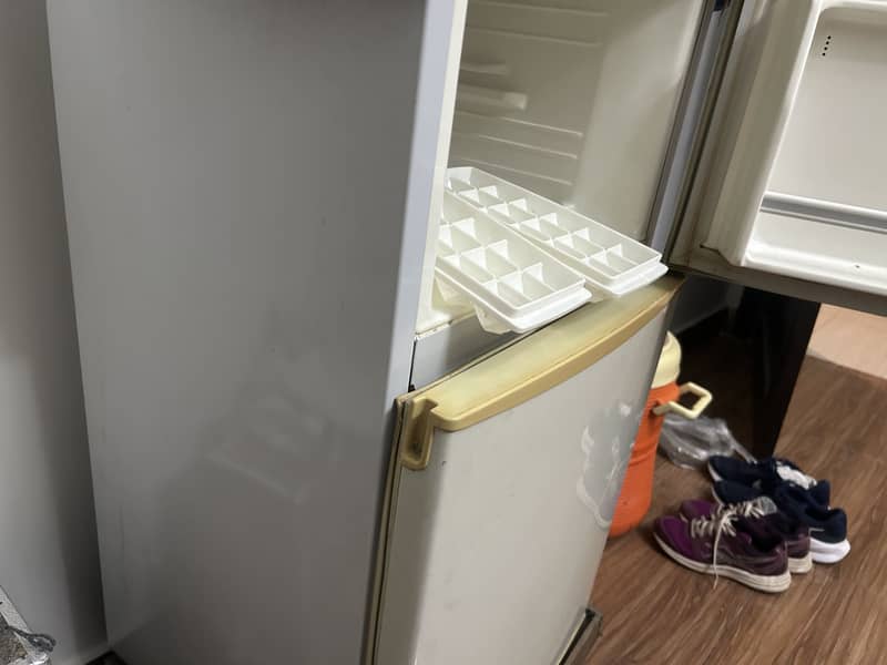 DawLance Mini Refrigerator 2
