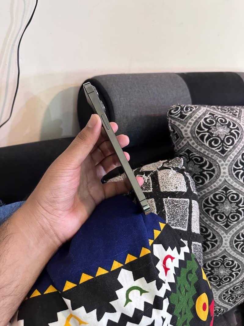 Apple iPhone 13 Pro Max 5